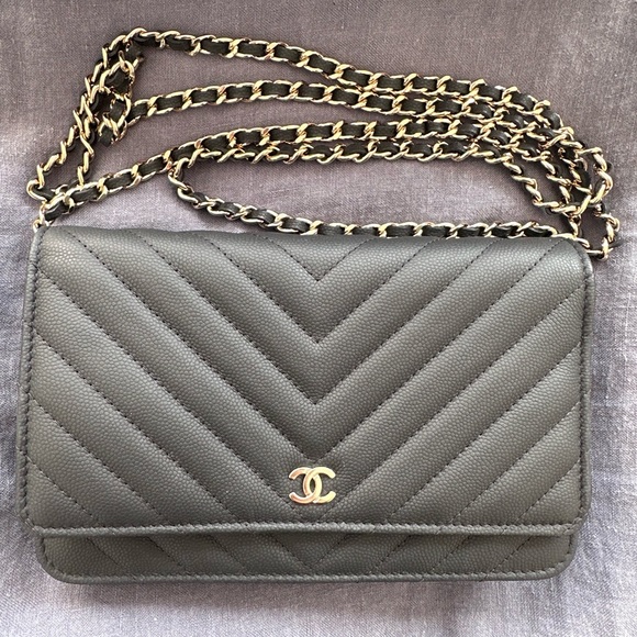 Chanel Matte Black Caviar Classic Chevron Wallet on Chain Flap Bag - Picture 2 of 10
